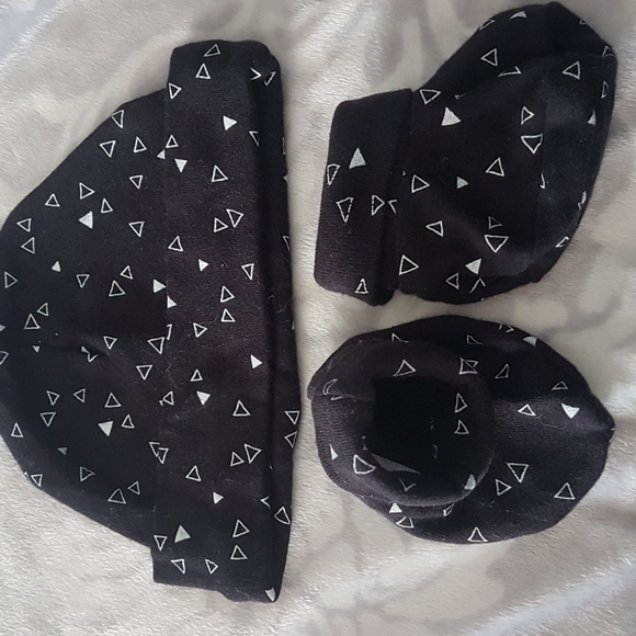 0-9m Hat and bootie set - Picture 3 of 4